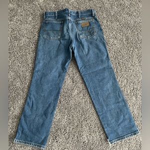 Mens wrangler cowboy cut jeans. George Straight edition. Size 33x30
